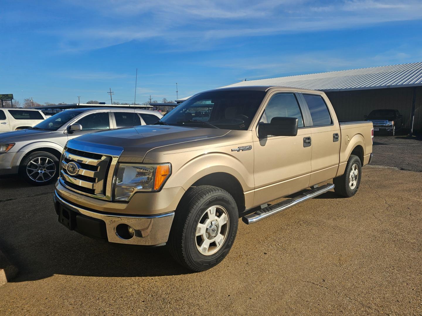 2011 TAN Ford F-150 FX2 SuperCrew 5.5-ft. Bed 2WD (1FTEW1CM3BK) with an 3.7L V6 DOHC 24V engine, 4-Speed Automatic transmission, located at 533 S Seven Points BLVD, Seven Points, TX, 75143, (430) 255-4030, 32.313999, -96.209351 - Photo#0